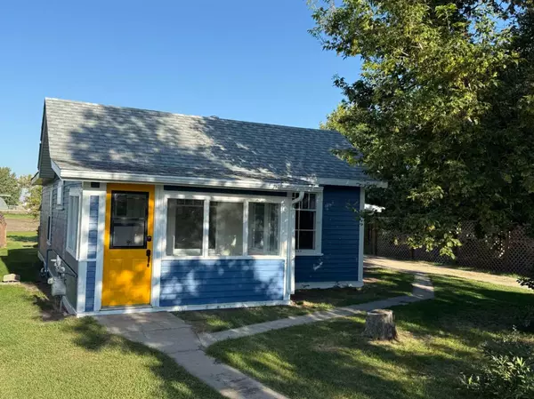 32 2 ST W, Arrowwood, AB T0L 0B0