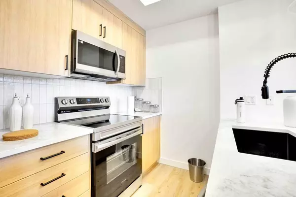Calgary, AB T3M 3Y5,20985 Seton Way SE