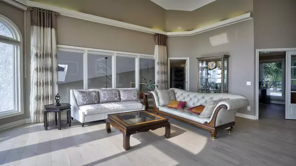 Calgary, AB T3A 4N5,57 Edelweiss PT NW