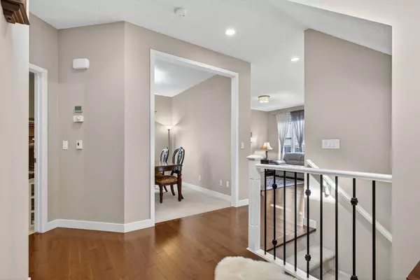 Calgary, AB T2Z 1E7,2075 Brightoncrest Common SE