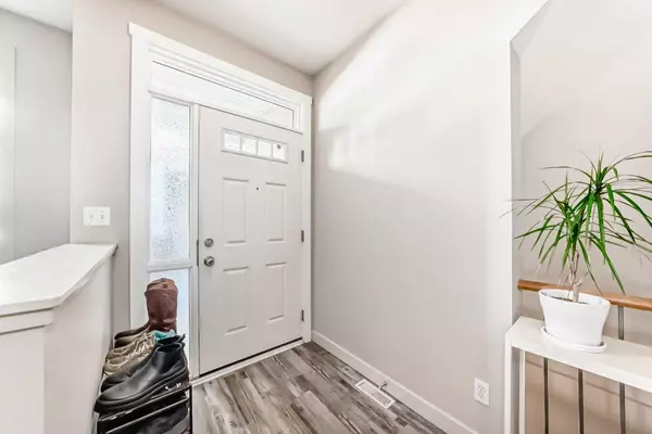 Calgary, AB T3H 5K8,8000 Wentworth DR SW #406