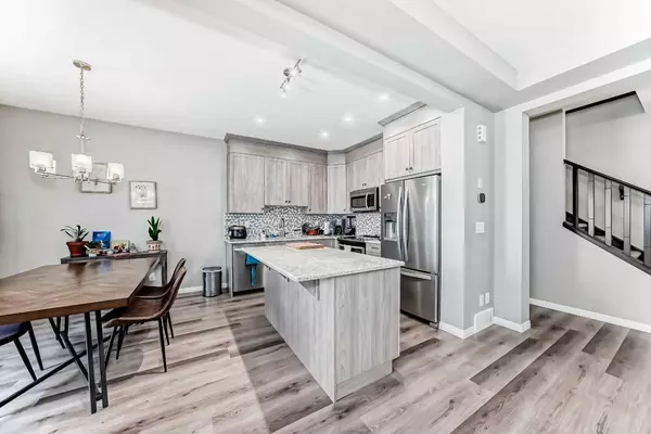 Calgary, AB T3P 0B1,43 Carrington CRES NW