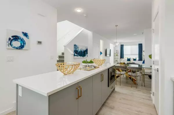 Calgary, AB T3S 0L1,231 Savoy LNDG SE