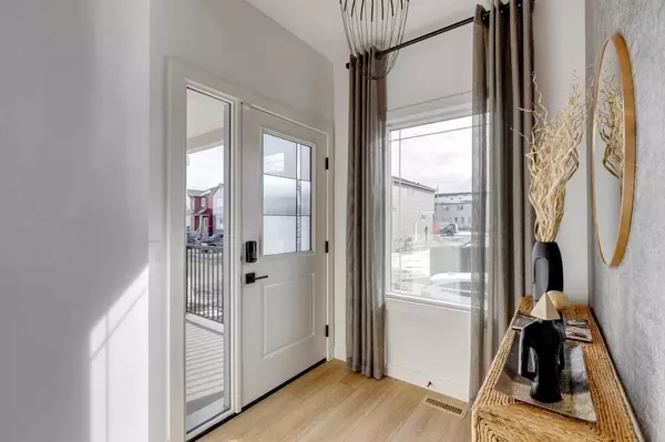 Calgary, AB T3S0M3,401 Sora WAY SE