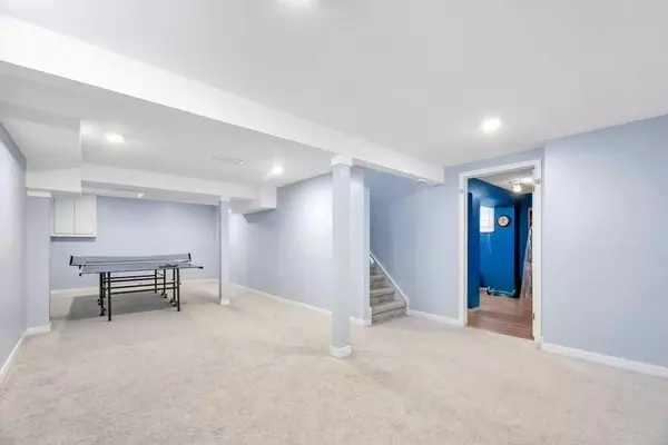 Calgary, AB T2W 2X5,3112 107 AVE SW
