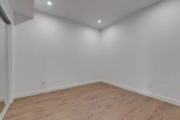 Calgary, AB T2N 5G5,110 18A ST NW #708