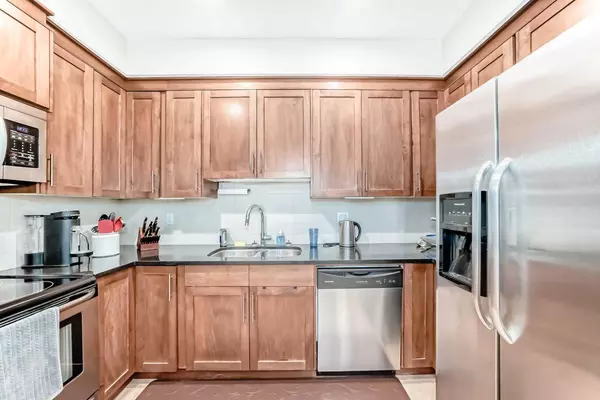 Strathmore, AB T1P0C3,1005A Westmount DR #102