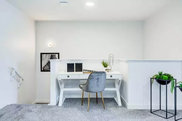 Calgary, AB T2X3Z1,416 Legacy CIR SE