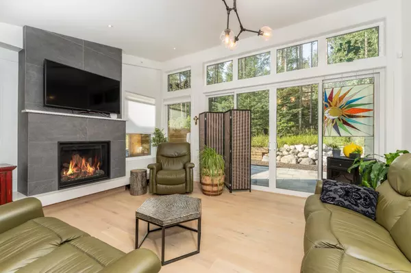Canmore, AB T1W 2M5,283C Three Sisters DR