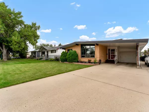 1938 17 AVE SE, Medicine Hat, AB T1A 3V4