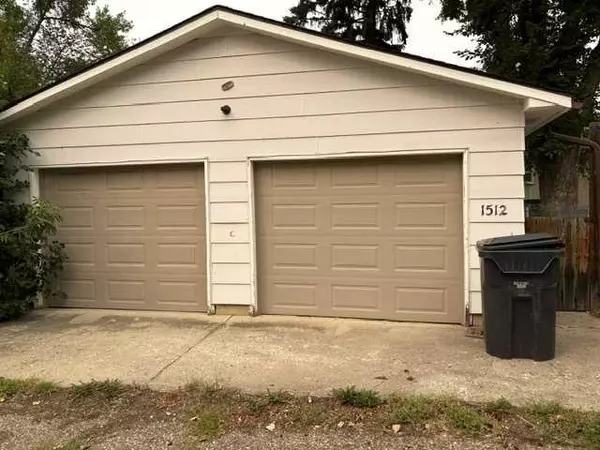 Lethbridge, AB T1J 0W2,1512 5 AVE S