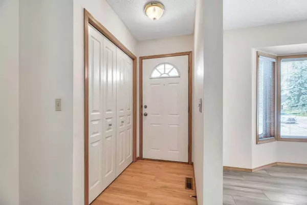 Calgary, AB T2C 3Z1,103 Riverglen PARK SE