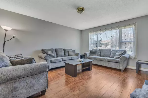 Calgary, AB T1Y 3V8,8 Pinelore PL NE