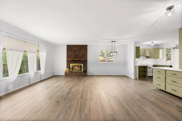 Olds, AB T4H 1B2,5217 Shannon DR