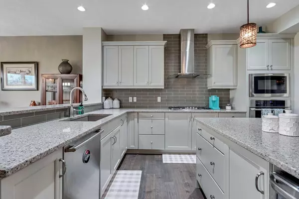 Calgary, AB T2R 0X8,55 Sage Bluff GN NW