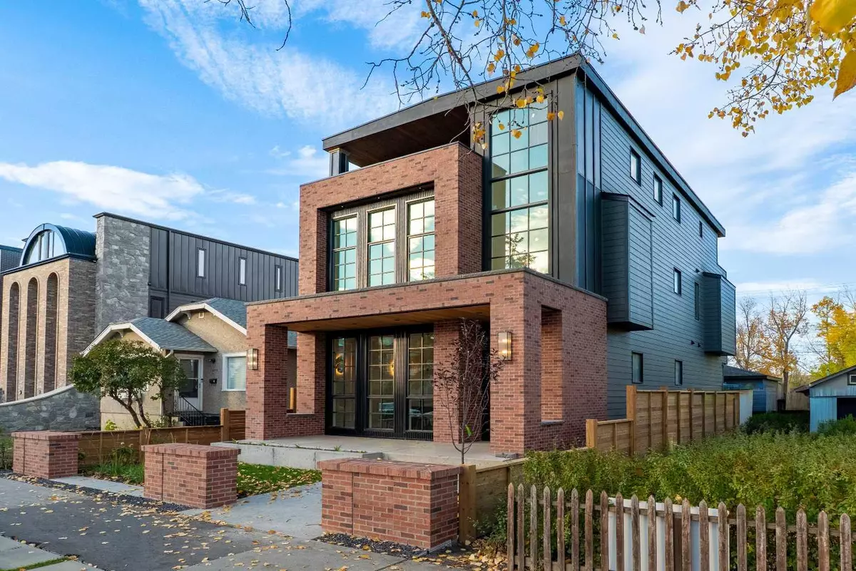 Calgary, AB T2G0M7,1222 8 AVE SE