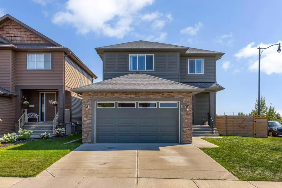 1618 Monteith DR SE, High River, AB T1V 0H5