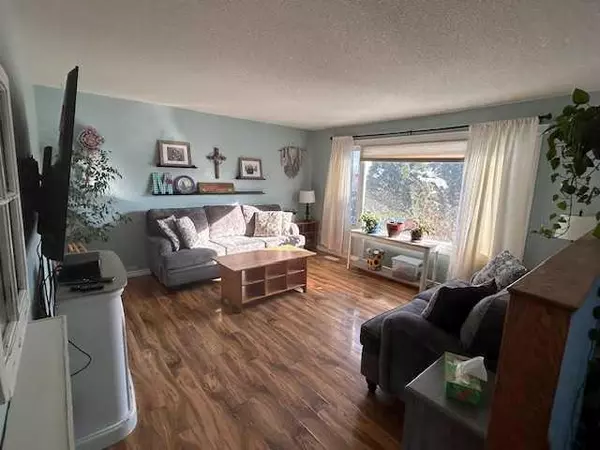 Drumheller, AB T0J 0Y1,1506 1 AVE NW