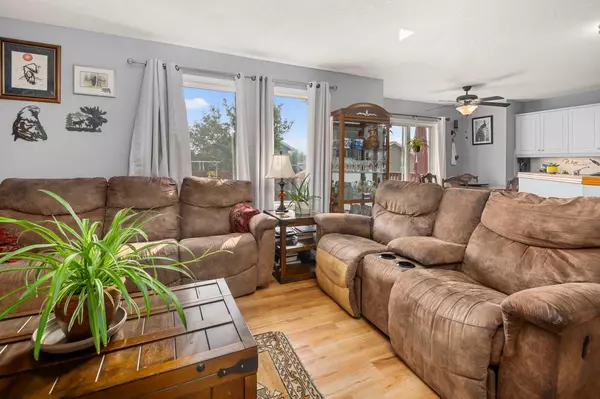 Airdrie, AB T4A 1M9,18 Big Springs HL SE