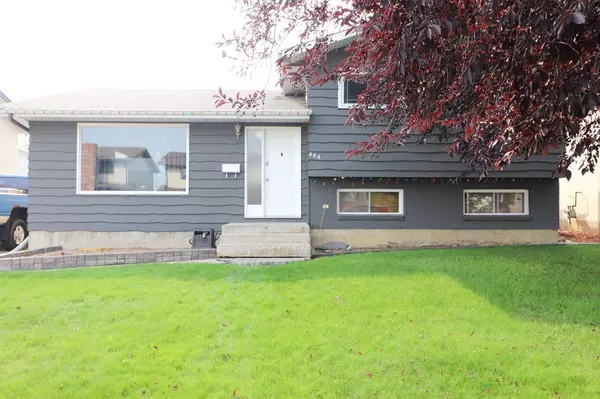 Medicine Hat, AB T1B 2J9,444 Sissons CRES SE