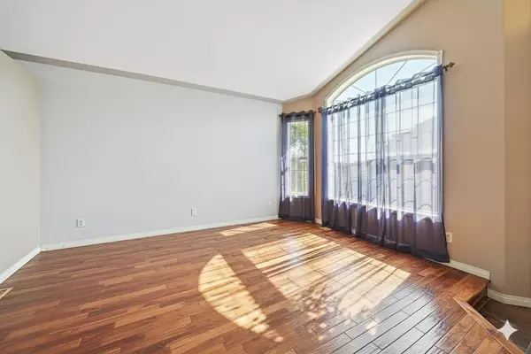 Red Deer, AB T4R 2W8,300 Lampard CRES