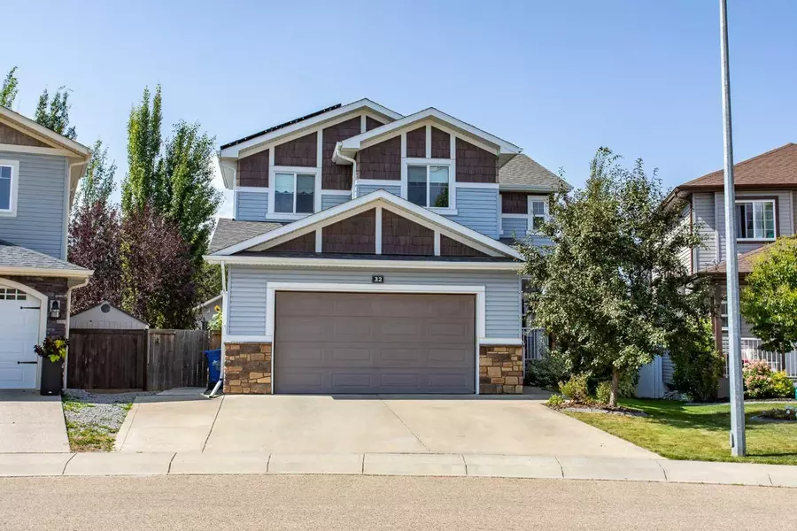 32 Carter Close, Red Deer, AB T4P 0G5