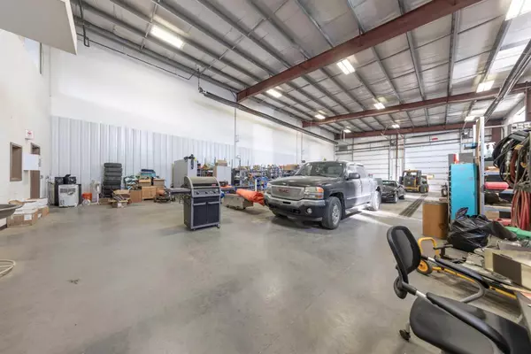 Lloydminster, AB T9V 2W8,7156 56 Street