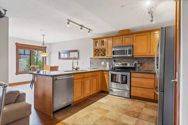 Canmore, AB T1W 3H5,150 Crossbow PL #301