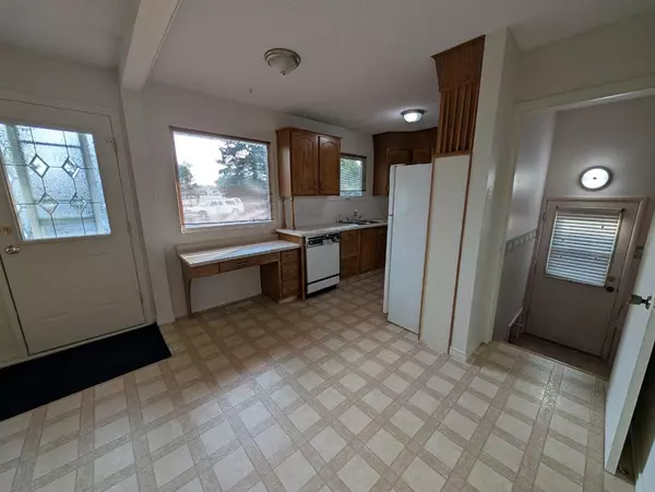Medicine Hat, AB T1A 2A5,2788 Dunmore RD SE