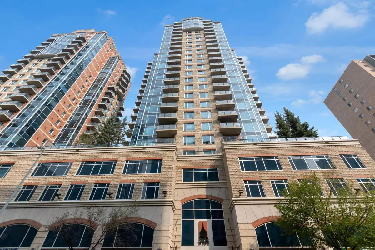 Calgary, AB T2P 0C3,910 5 AVE SW #2605