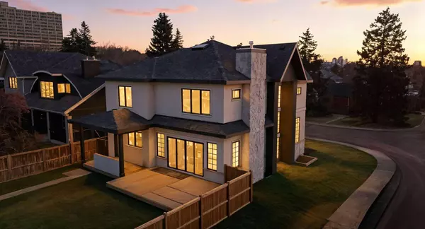 Calgary, AB T2N 2Z6,703 35 ST NW