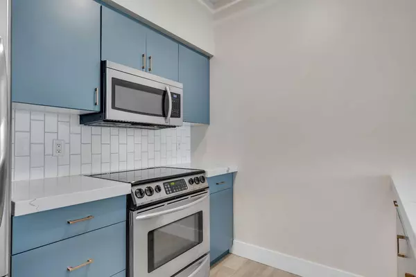 Calgary, AB T2V 4C6,8710 Horton RD SW #1614