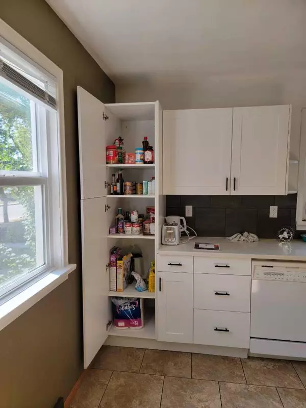 Vulcan, AB T0L 2B0,408 2 ST S