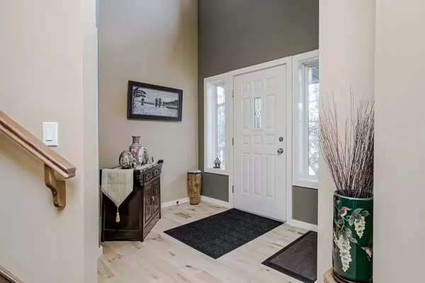 Calgary, AB T2X 3T7,48 Chapala SQ SE