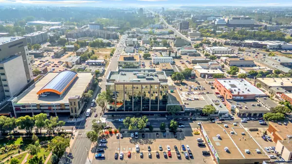 Red Deer, AB T4B 1V1,4909 49 ST #104