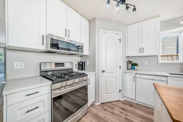 Canmore, AB T1W 2Y9,985 Wilson WAY