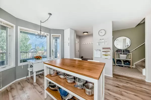 Canmore, AB T1W 2Y9,985 Wilson WAY