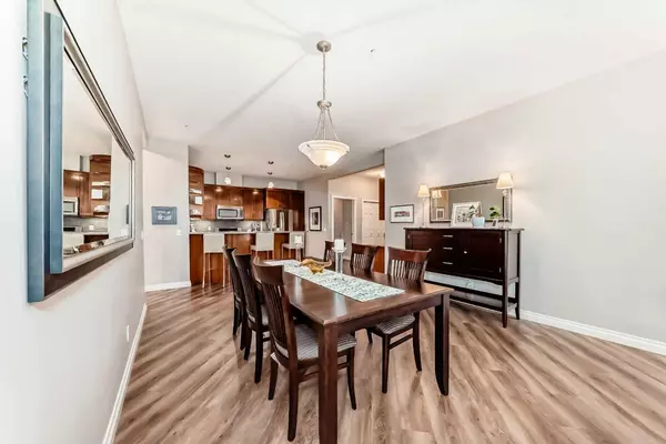 Calgary, AB T3C 2Z1,14 Hemlock CRES SW #7204