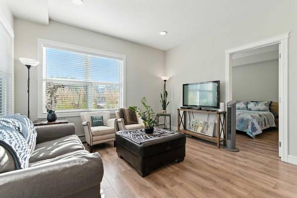 Calgary, AB T3M 3H3,19661 40 ST SE #118