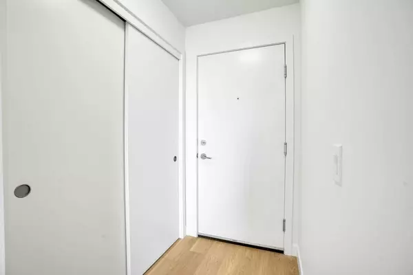Calgary, AB T2A7V1,8500 19 AVE SE #2512