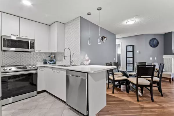 5115 Richard RD SW #116, Calgary, AB T3E 7M7