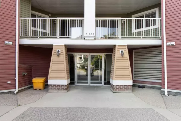 Calgary, AB T2Z 0B4,10 Prestwick Bay SE #4104