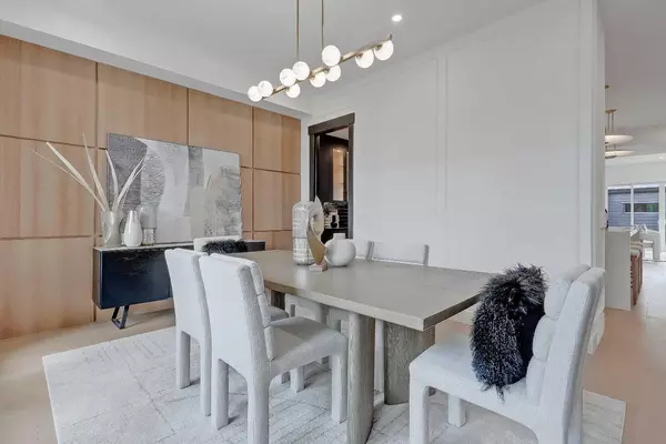 Calgary, AB T2G 0W8,1321 10 AVE SE