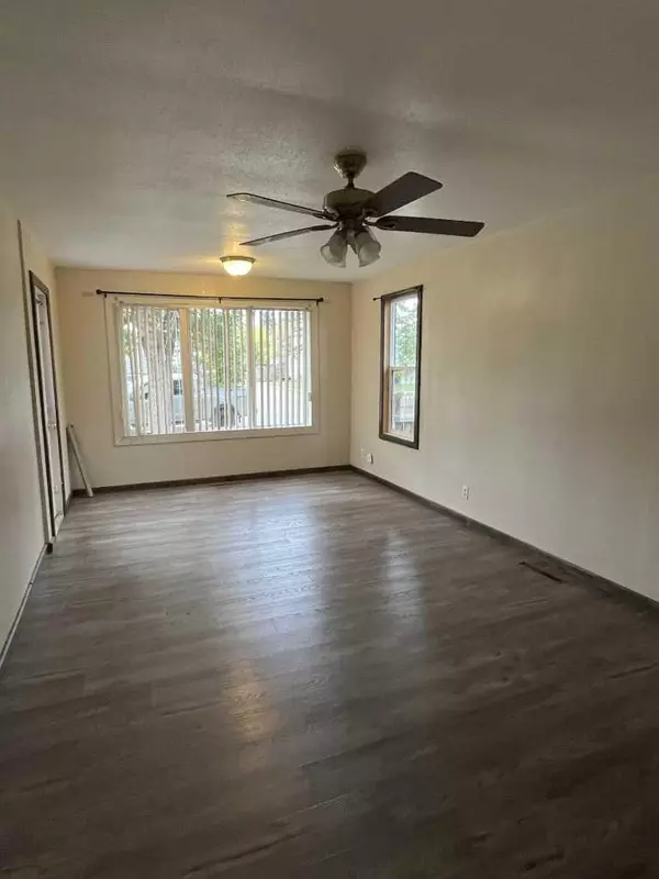 Vauxhall, AB T0K 2K0,221 3 AVE