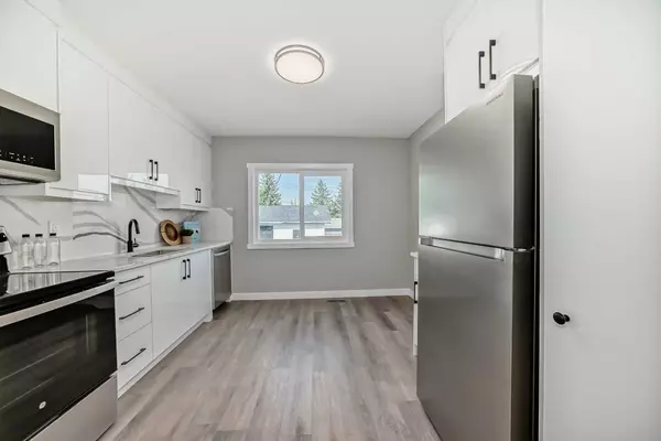 Calgary, AB T2T 0G5,2412 17 AVE SW