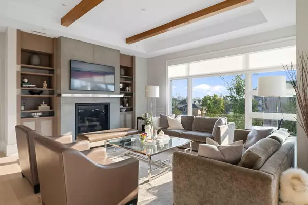 Calgary, AB T2T 6X3,3030 17 ST SW #302