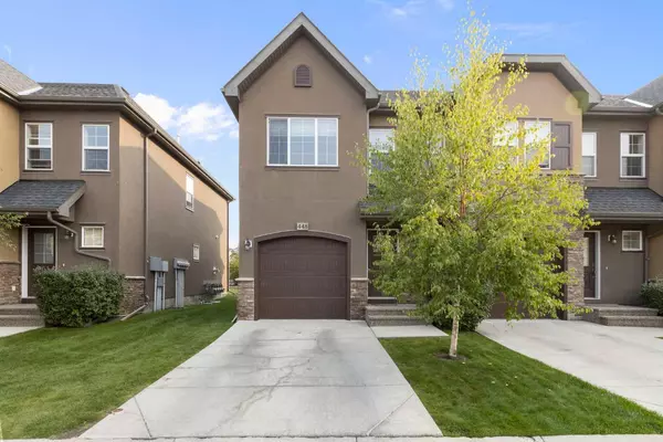 Calgary, AB T2C 5K1,448 Quarry Villas SE