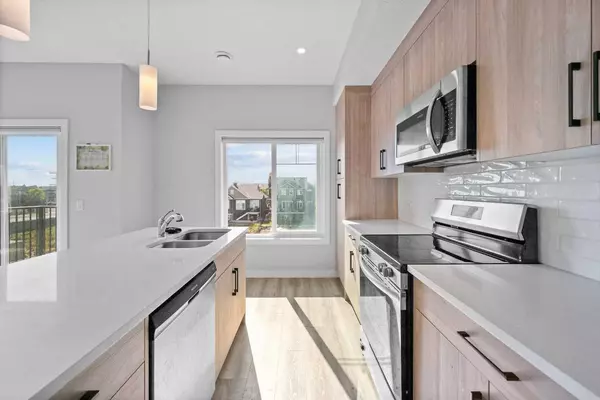 Airdrie, AB T4B 4L3,384 Canals XING SW