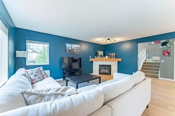 Calgary, AB T3M 1B3,76 Cranfield PL SE