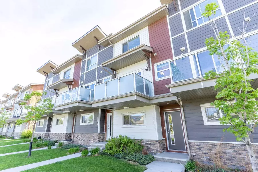 11168 Harvest Hills Gate NE, Calgary, AB T3K 2M7